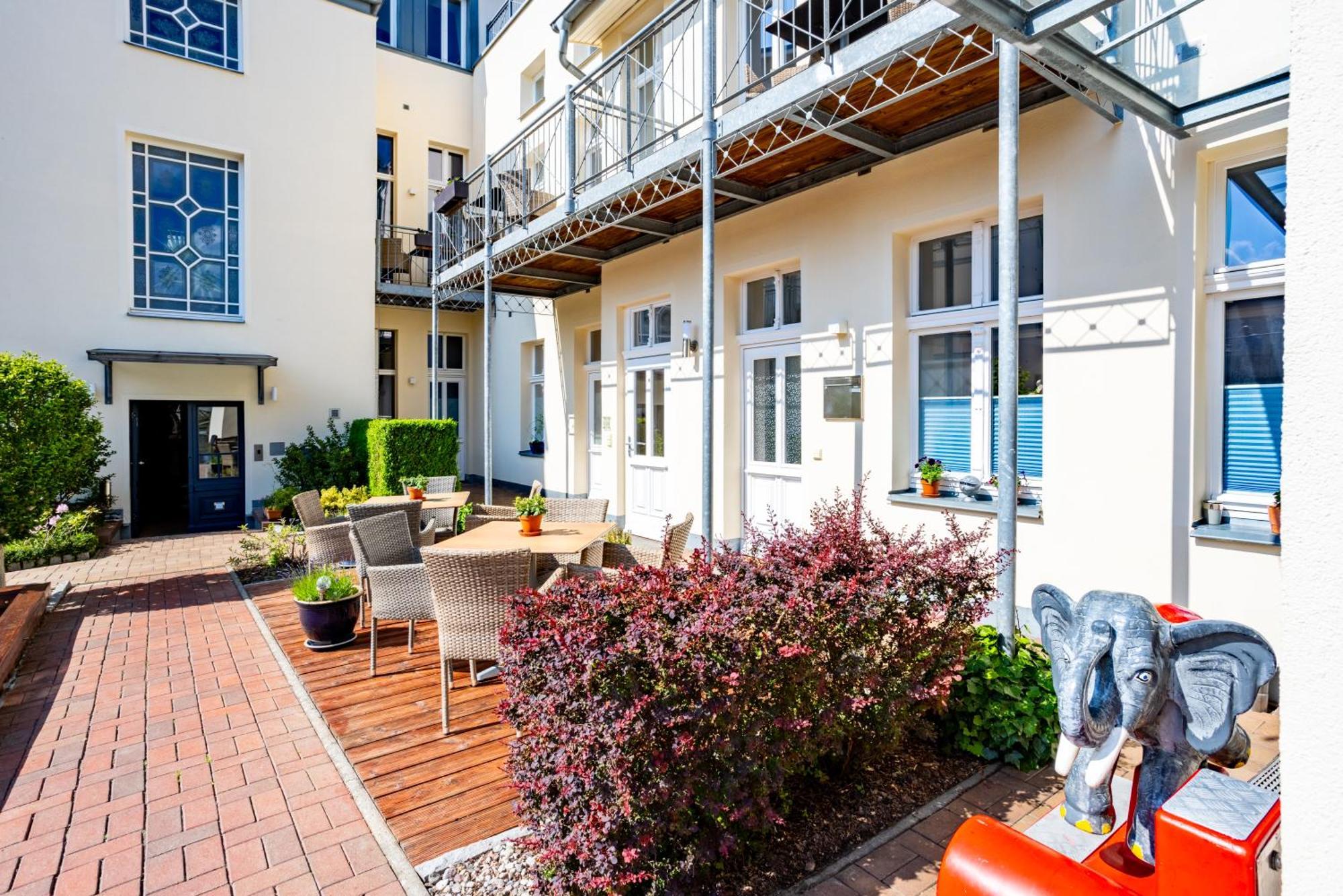 Glaeser Apartment
